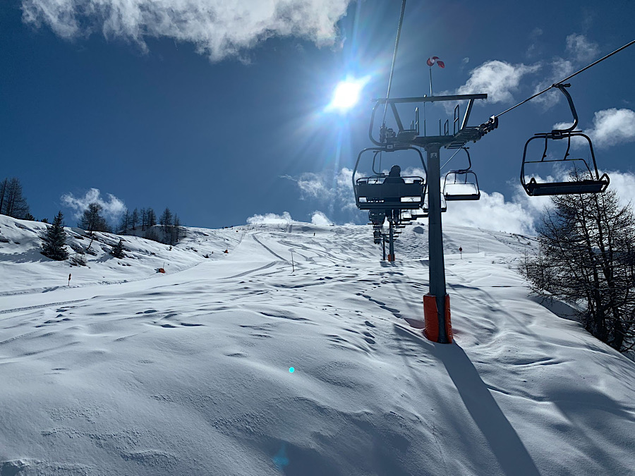 Im Sessellift der Sonne entgegen