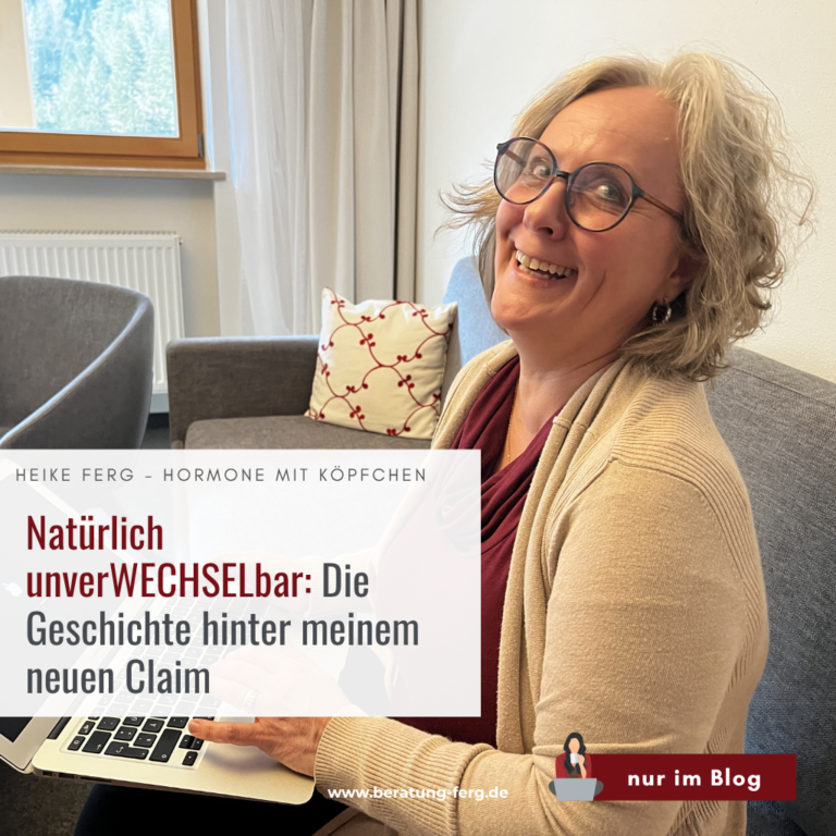 Heike Ferg, Hormoncoach für Frauen in den Wechseljahre am Laptop - beim Entwickeln des neuen Claims: Natürlich unverWECHSELbar.